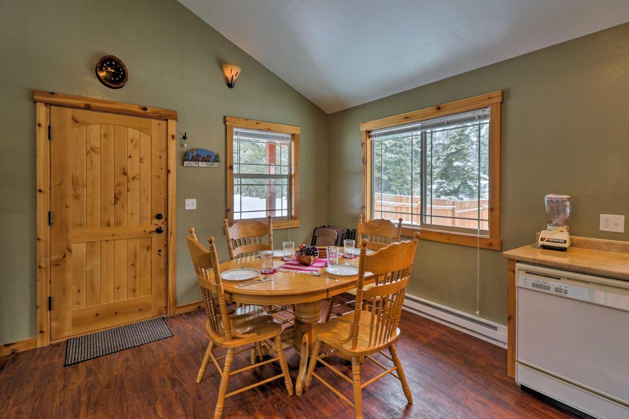 Hungry Horse Cabin Deck, Fire Pit, Near Glacier! Bagian luar foto